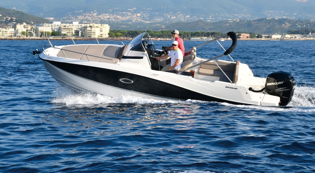 Quicksilver 755 Sundeck *2020